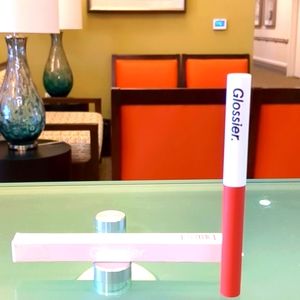 Glossier Makeup Sky Sheer Lid